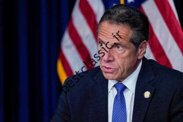 اندرو کومو در ماه اوت، یک هفته پس از انتشار گزارشی جدی از سوی دفتر دادستان کل ایالت، از سمت فرمانداری نیویورک استعفا داد.