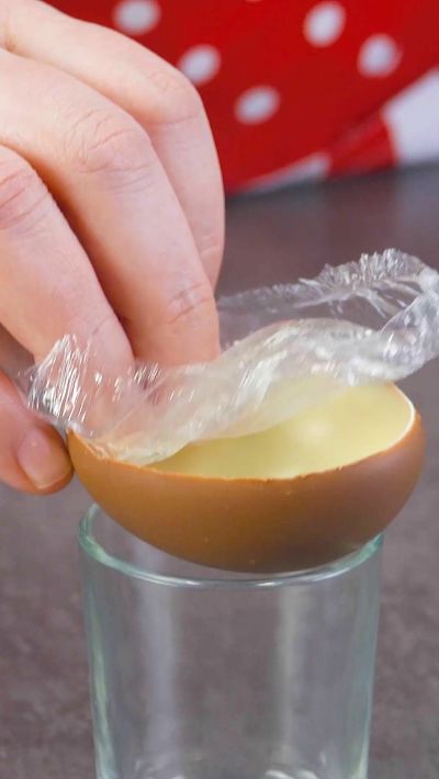 Du liebst Gummibärchen? Dann wird es Zeit, dass du die kleinen Bären in eine herrlich bunte Pannacotta oder ein farbenfrohes Törtchen verwandelst - und dir damit eine Extraportion Glück gönnst!